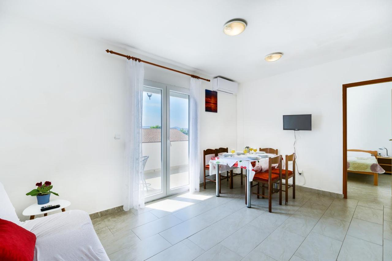 Apartments Citrus Turanj Extérieur photo