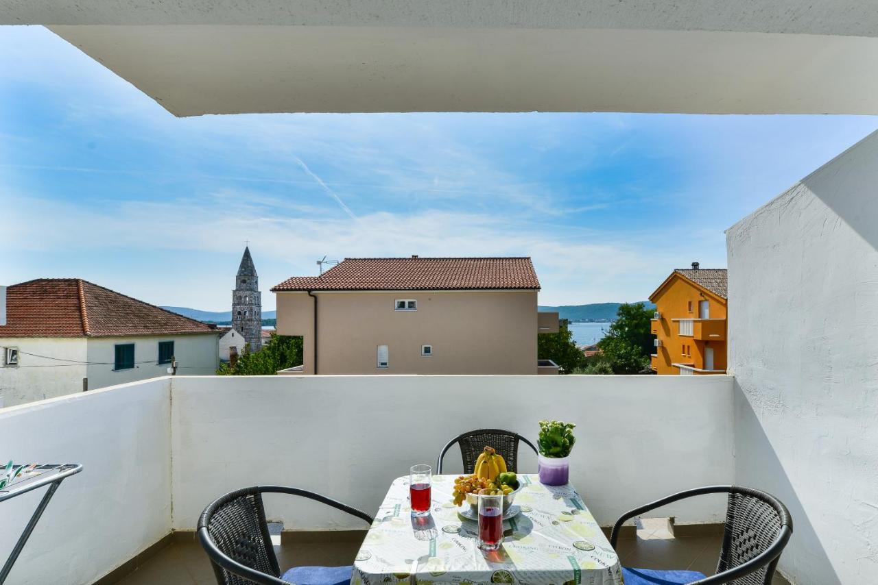 Apartments Citrus Turanj Extérieur photo